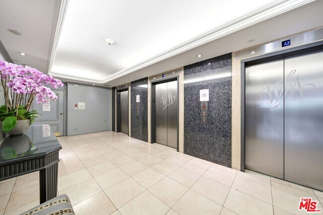 Building Photo - 10660 Wilshire Blvd