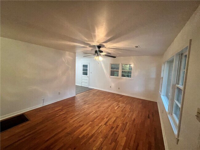 Building Photo - 2124 W Wedington Dr