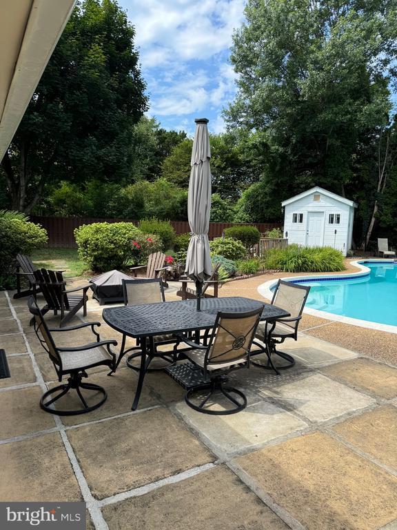 Building Photo - 1542 Crowell Rd