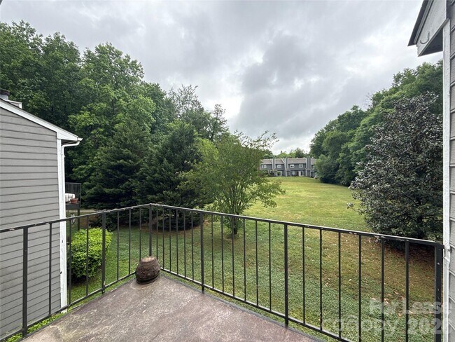 Building Photo - 2800 Heathstead Place