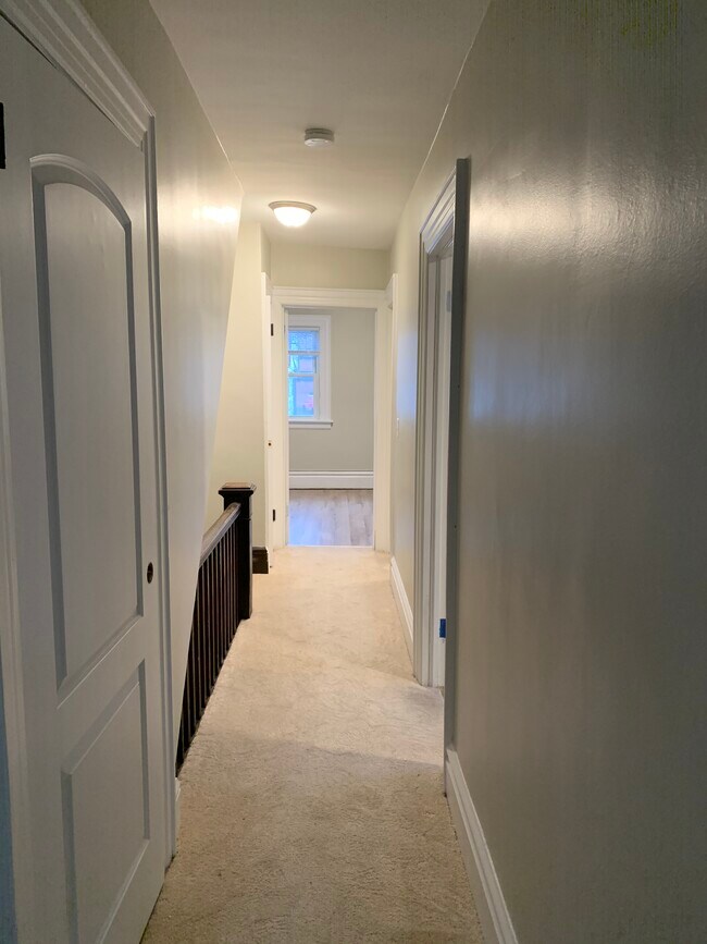 Building Photo - 24 Bellevue Place