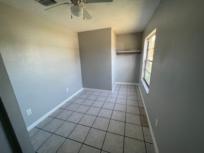 2nd Bedroom - 904 Emma St