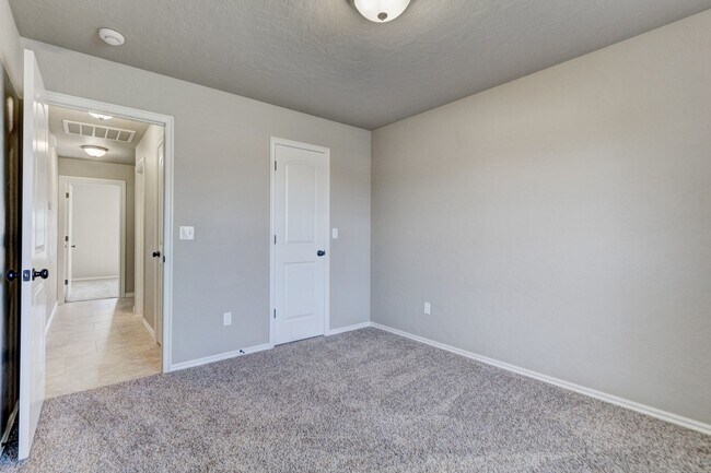 Building Photo - 308 Stoneridge Dr