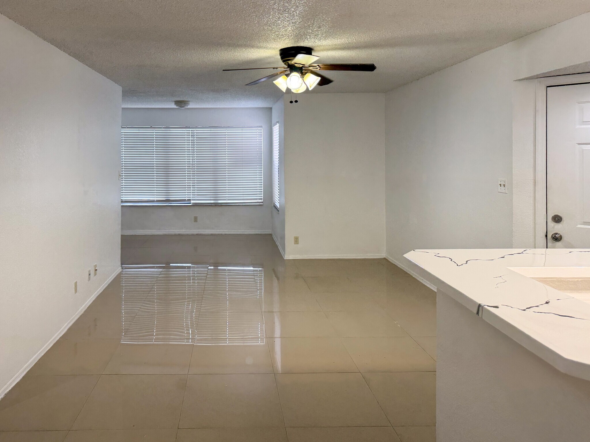 Building Photo - 2946 S University Dr