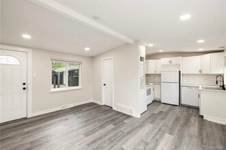 Building Photo - 7809 Greenleaf Ln