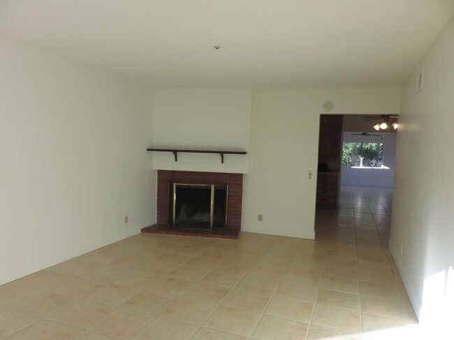 Building Photo - 4bd/2bath Crestview Terrace Home available in Lompoc