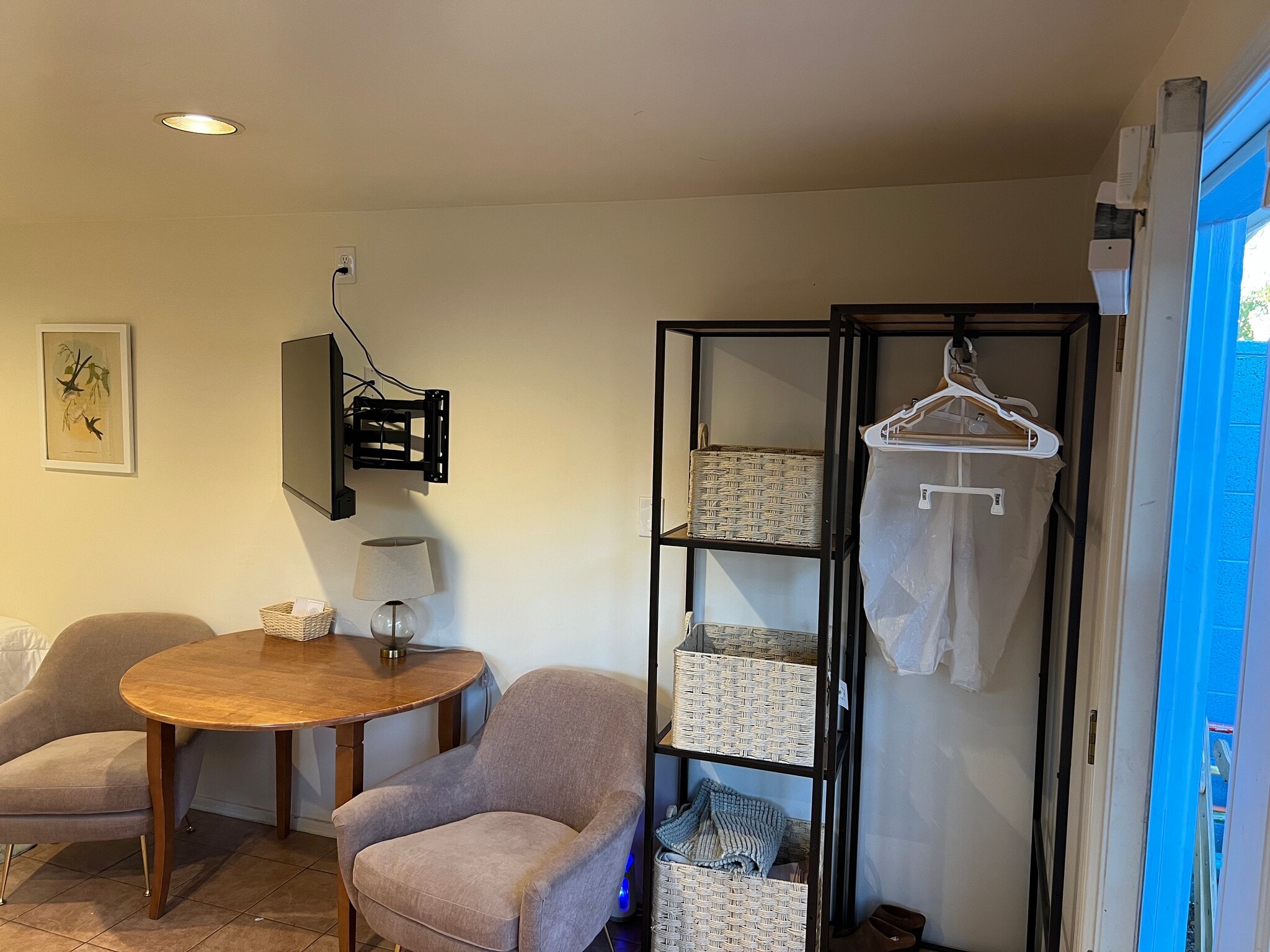 Building Photo - 2232 N Evergreen St