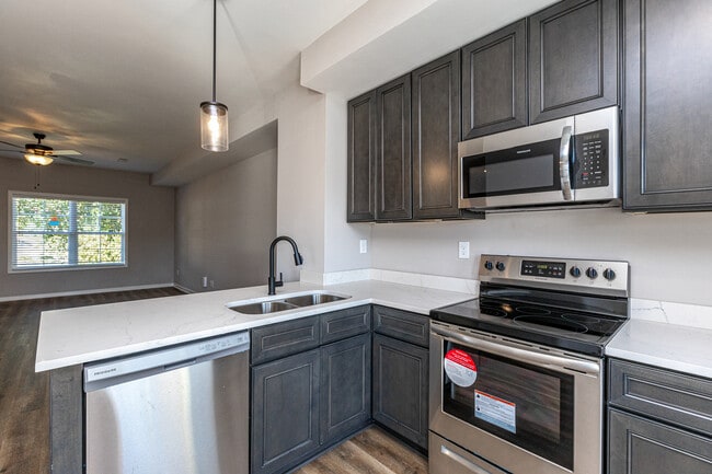 Building Photo - 506 S Main St