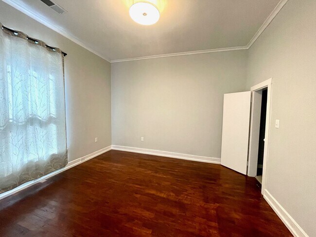 Building Photo - Find Your Fall Sanctuary