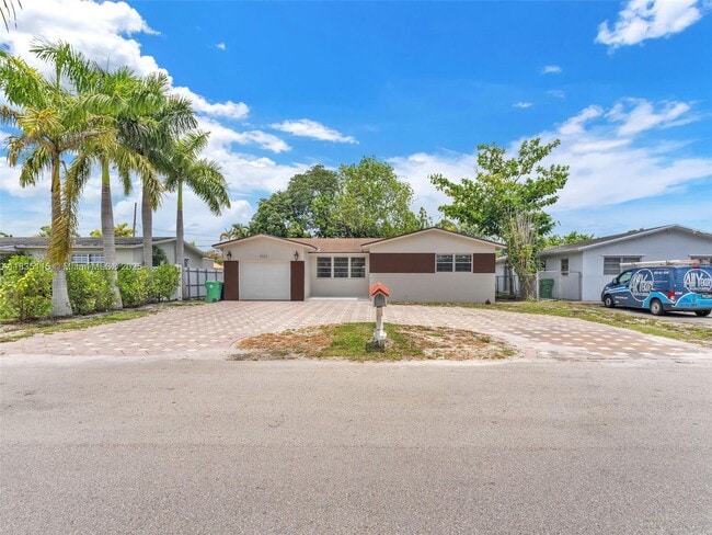 Building Photo - 6525 SW 18th St