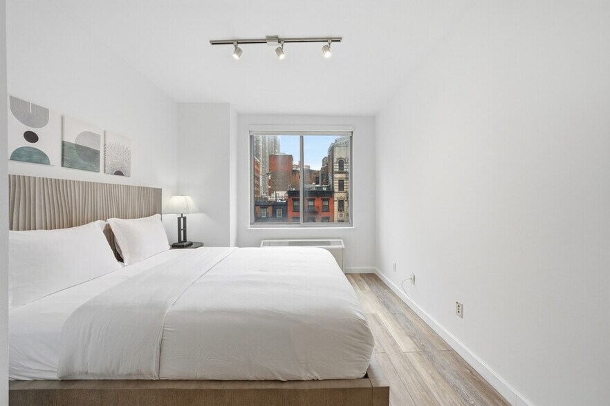 Building Photo - 7 Sniffen Ct