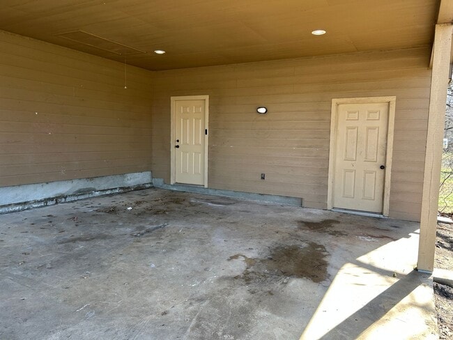 Building Photo - Cozy 2 Bed 2 Bath Home