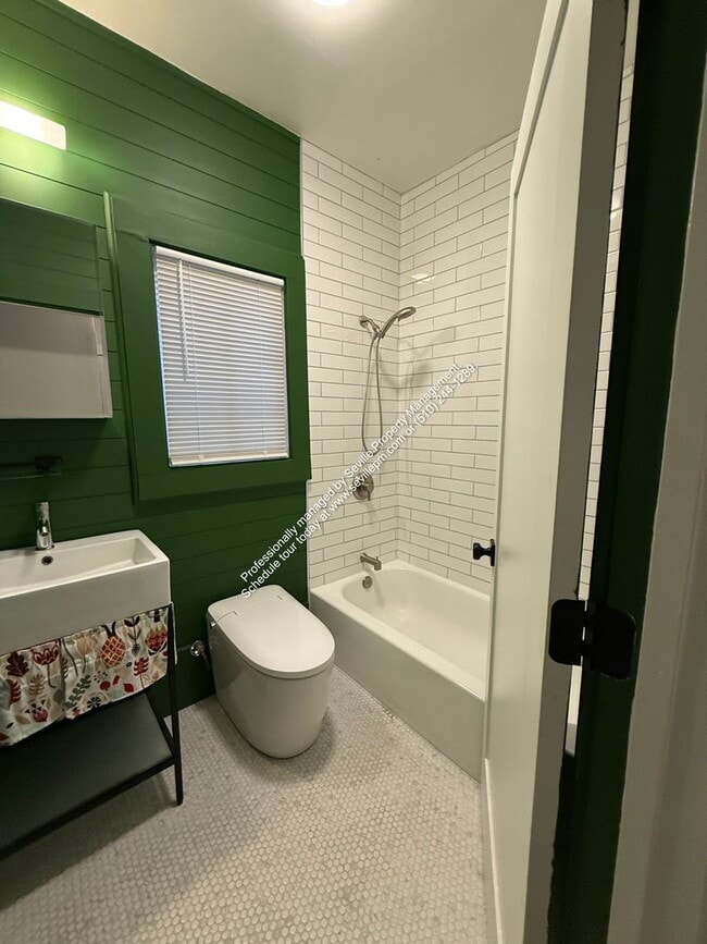 Building Photo - 18th and Filbert St