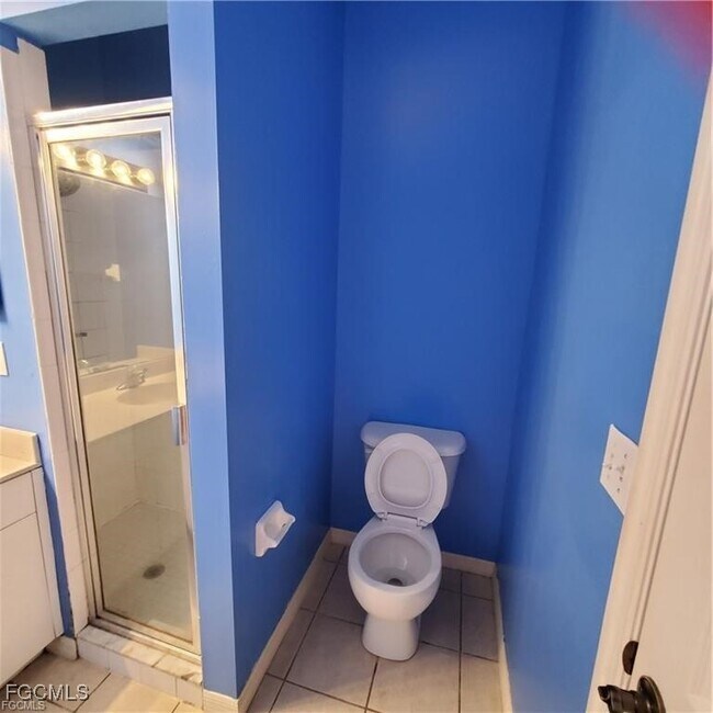 Building Photo - 3616 Pine Oak Cir