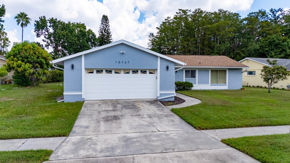 Building Photo - 10737 Larissa St