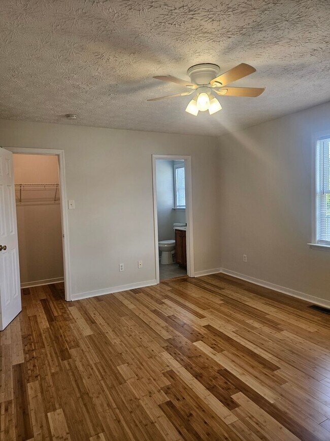 Building Photo - 2524 National St