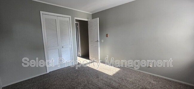 Building Photo - 5016 S Camden Dr