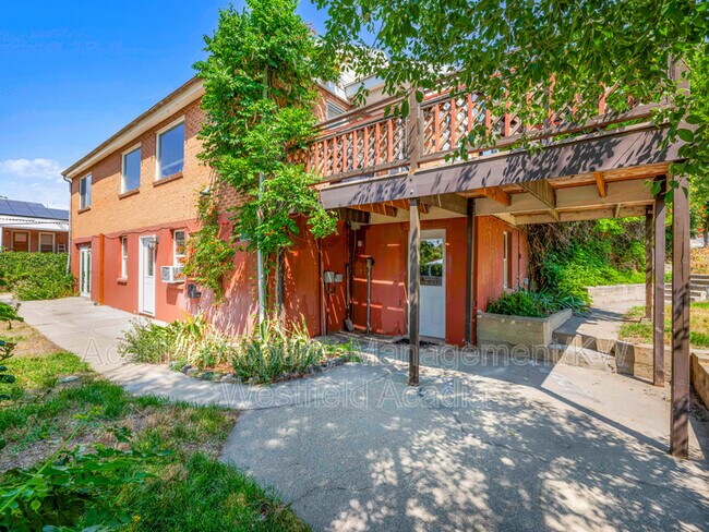 Building Photo - 4092 Orchard Dr