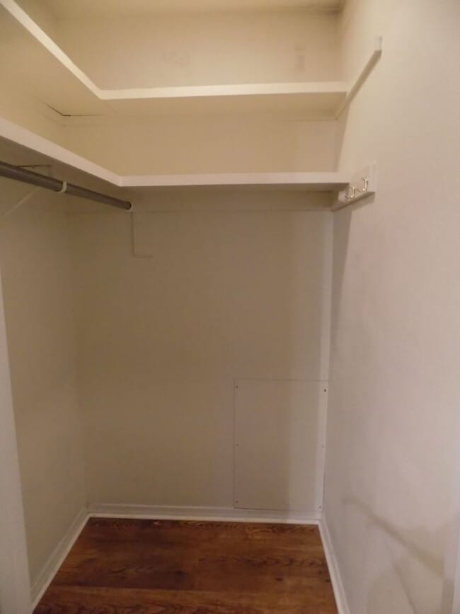 Building Photo - 502 Laura Ct