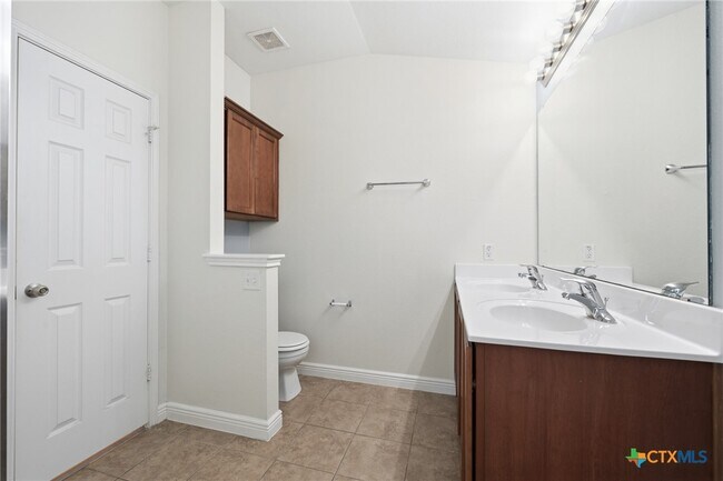 Building Photo - 9513 Fratelli Court