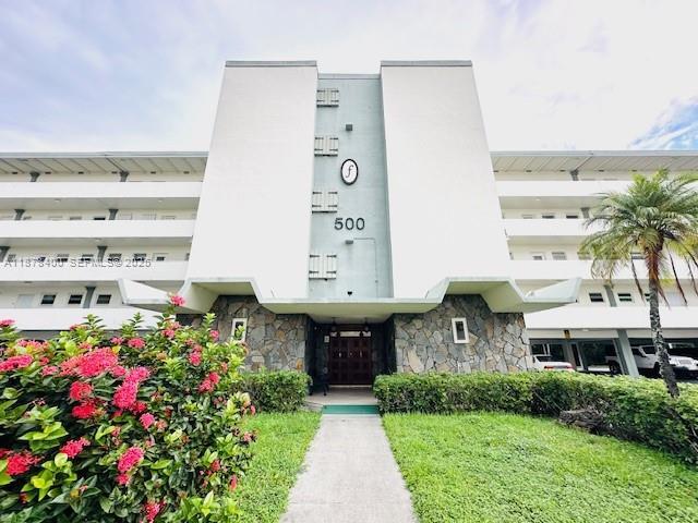 Building Photo - 500 NE 14th Ave