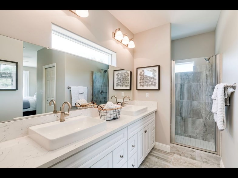 Building Photo - 271 Via Las Casitas