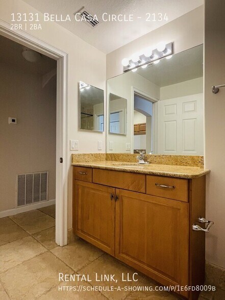 Building Photo - 13131 Bella Casa Cir