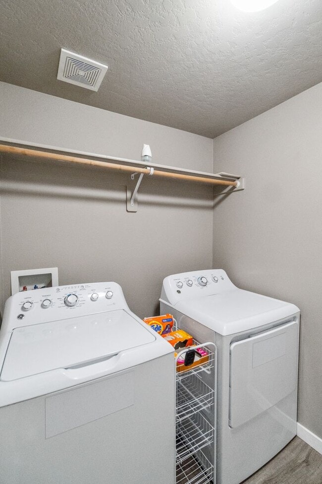 Building Photo - Single Family Home In Airway Heights!!