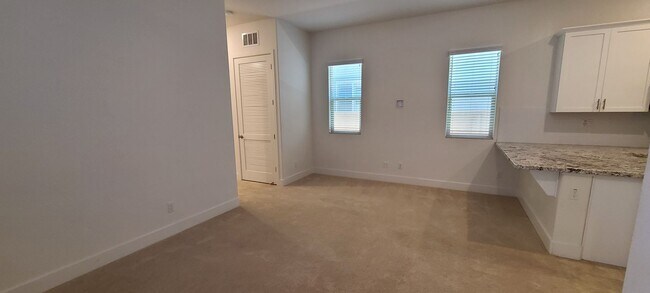 Building Photo - Next Gen Home with main house and guess unit in Spring lake Area