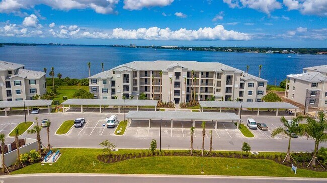 Building Photo - 910 Tidewater Shores Loop