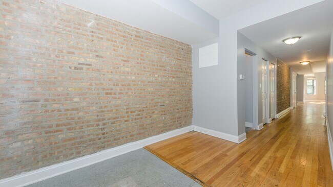 Building Photo - 2213 E 69th St