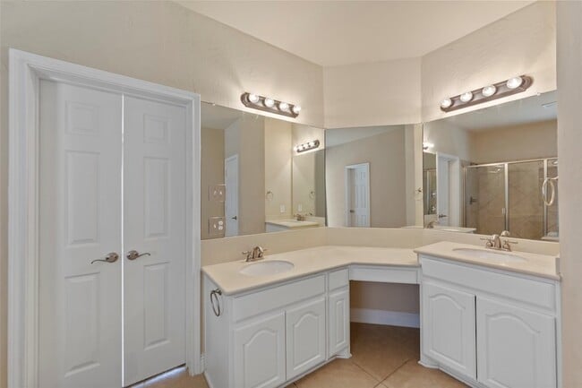 Building Photo - 6529 Abrams Dr