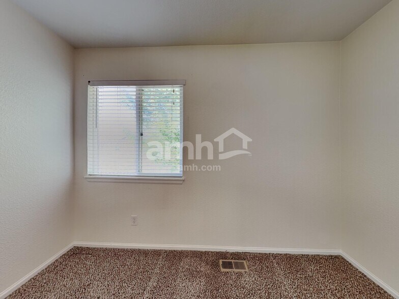 Building Photo - 18737 E 51st Pl