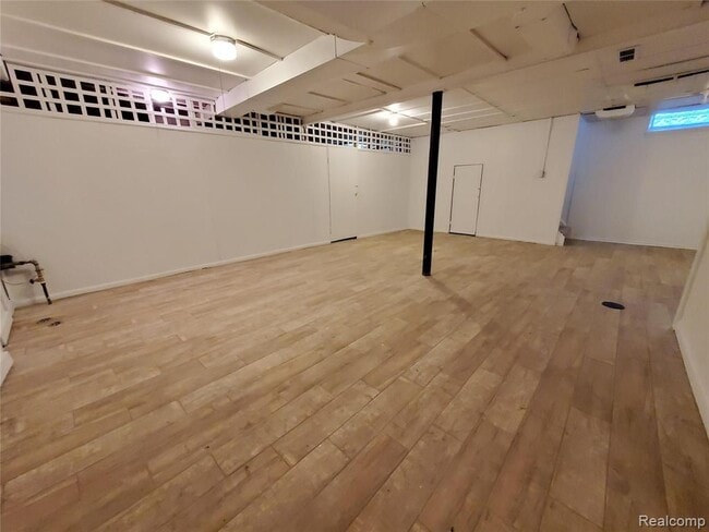 Building Photo - 11314 Lenore Ave
