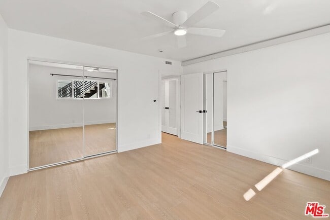 Building Photo - 4020 La Salle Ave