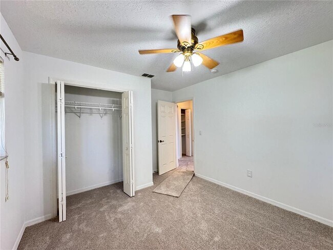 Building Photo - 21606 Rosewood Ct