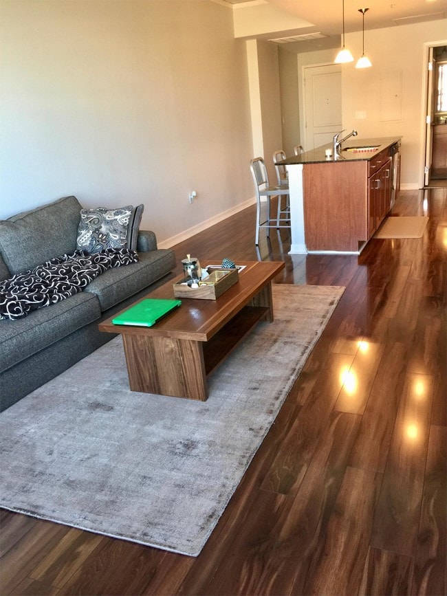 Building Photo - 1975 Grant St