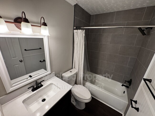 Building Photo - 7301 Drew Ln