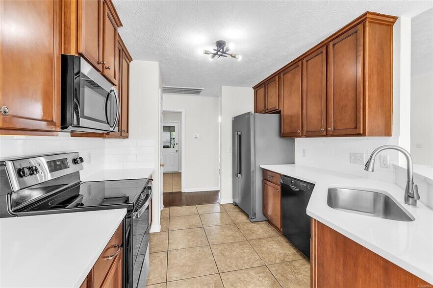Building Photo - 8772 Will Newton Dr