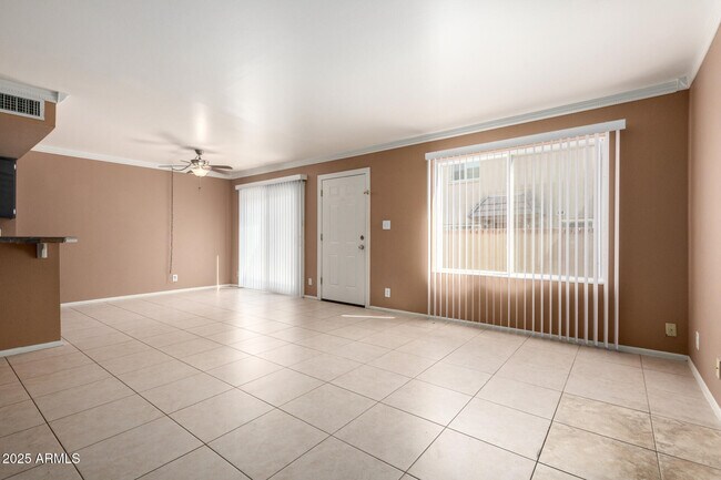 Building Photo - 17014 E Calle Del Oro