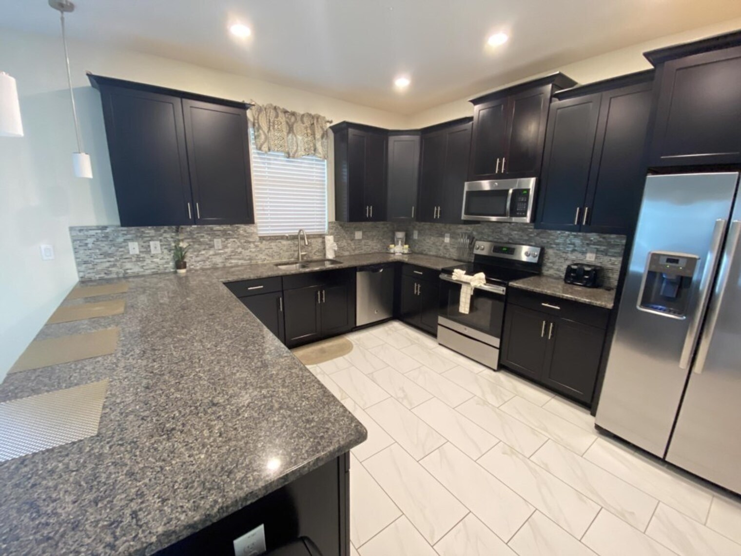 Building Photo - 9047 Stinger Dr