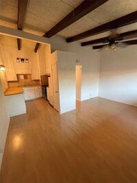 Building Photo - 2404 Longview St