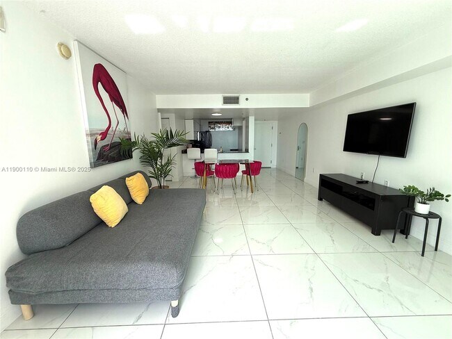 Building Photo - 1200 Brickell Bay Dr