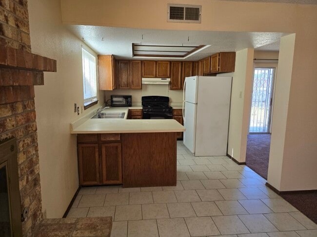 Building Photo - 3540 Breckenridge Dr