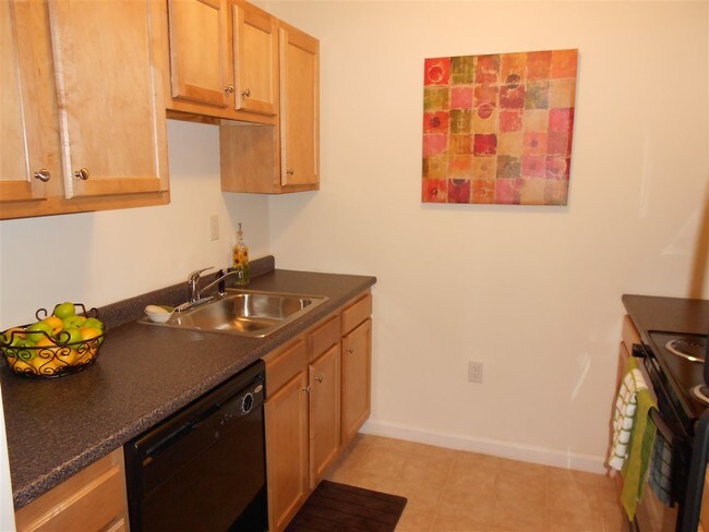 Building Photo - 100 Sentinel Court