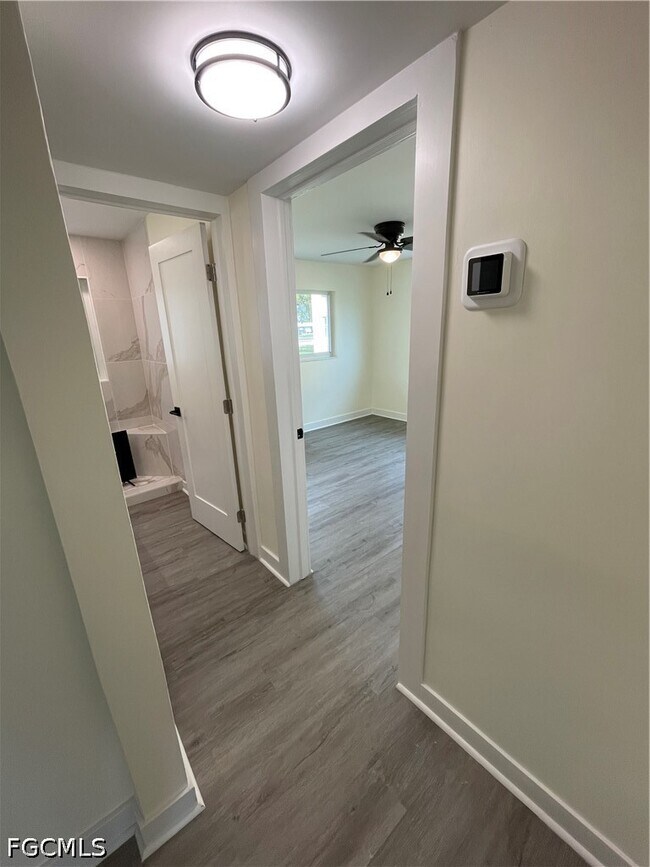 Building Photo - 233 Cape Coral Pkwy E
