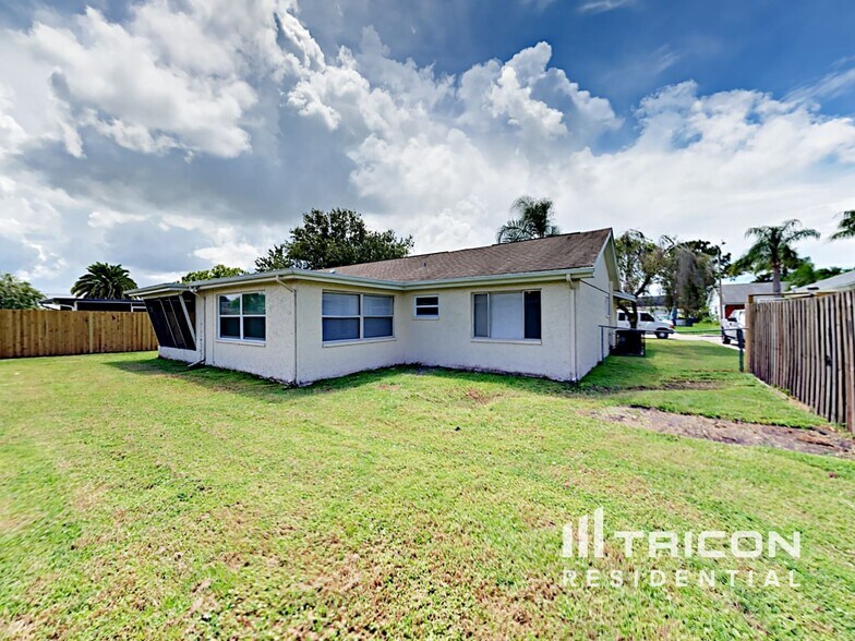 Building Photo - 3679 Rockaway Dr