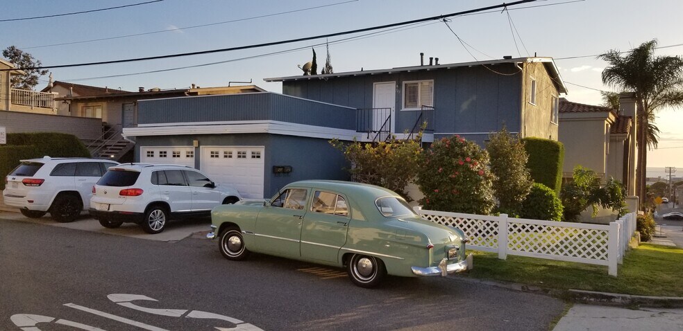 Building Photo - 541 Pine St