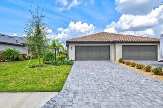 Building Photo - 15519 Sunny Day Dr