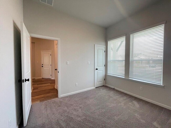 Building Photo - 149 Patrick Herndon Dr